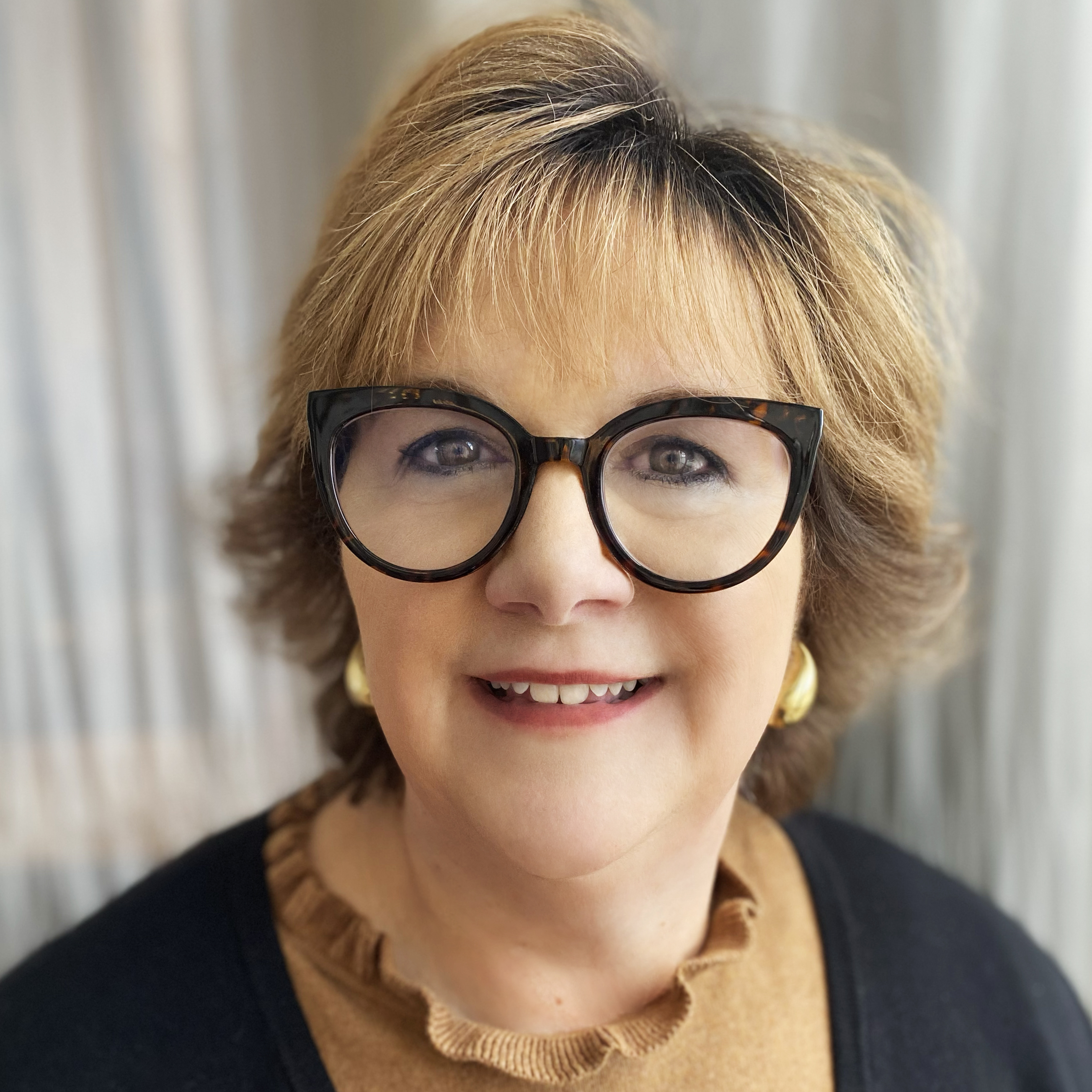 elaine-headshot_square